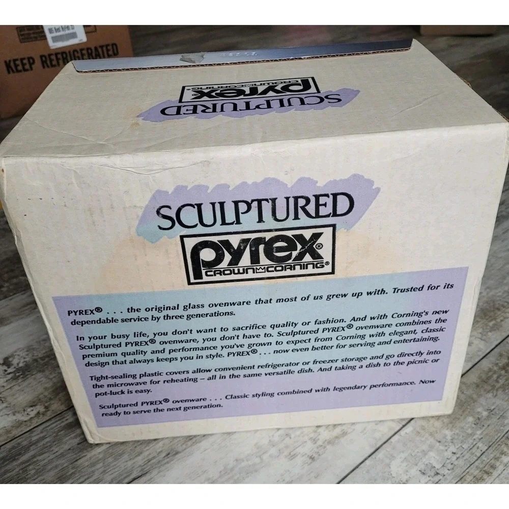 NOS Vintage Pyrex Sculptured 4-Pc Set New in Box‎ 2qt Casserole & 8
